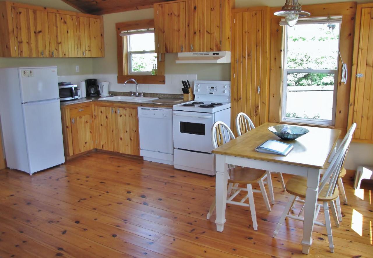 Larinda'S Landing Oceanfront Cottages Halifax Ngoại thất bức ảnh